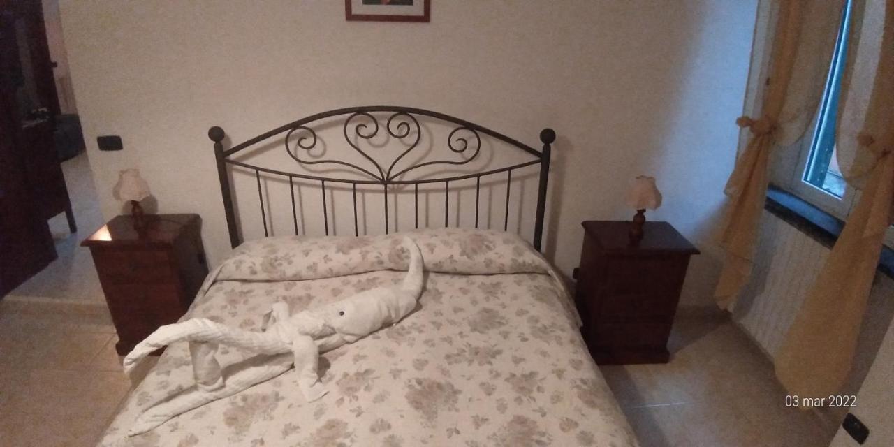 U' Caruggiu De Cisan Appartement Cisano sul Neva Buitenkant foto